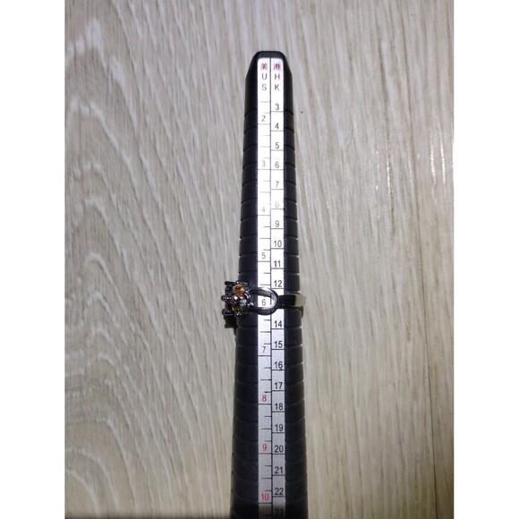 Bright & Beautiful Silver Flower Simi Precious Stone Ring Marked 925 - Size 6 - Picture 6 of 6